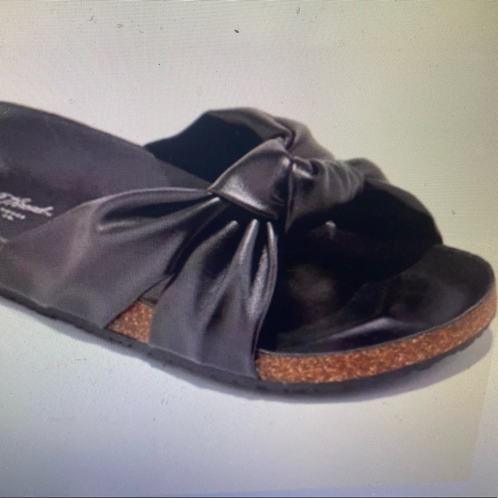 Universal Thread Sandals - Picture 4 of 4